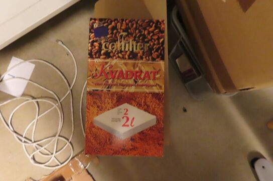 Diverse kaffefilter, børster mv. 