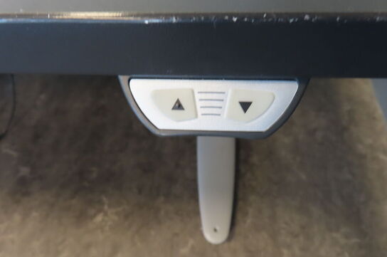 4 stk. Hæve/-sænkeborde KINNARPS