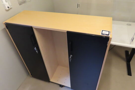 Hæve-/sænkebord + reol mv. 