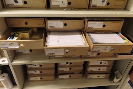 Indhold på 6 hylder