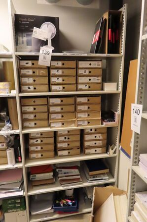 Indhold på 6 hylder