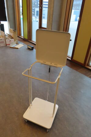 5 stk. Skraldestativer