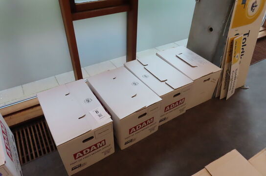 4 kasser med indhold