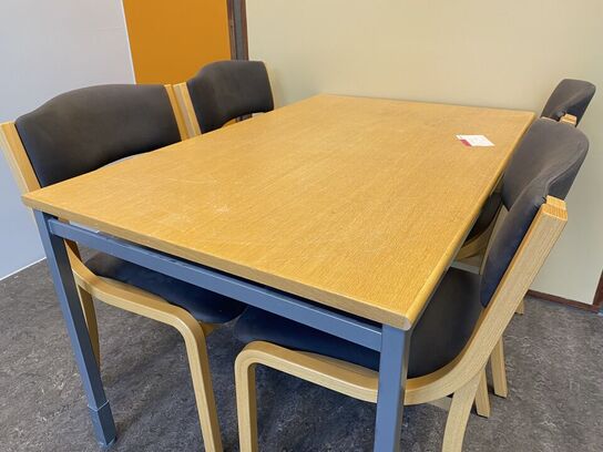 3 stk. hæve/sænkeborde & 1 bord med 4 stole. mv