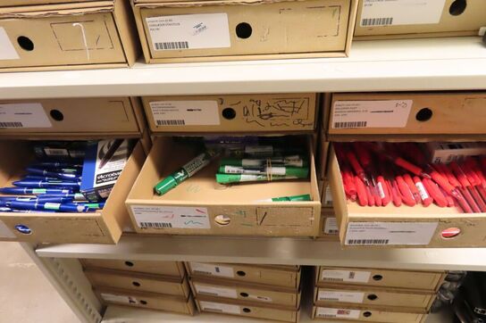 Indhold på 3 hylder