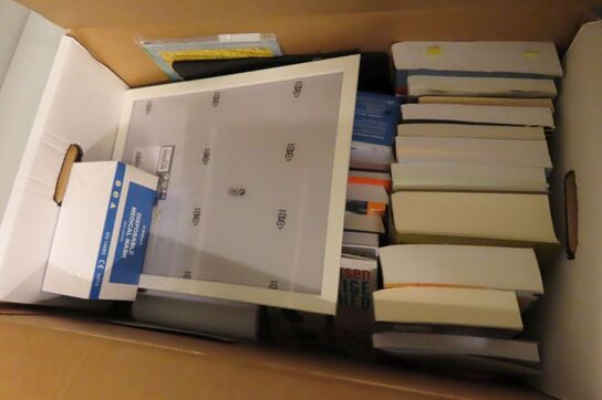 4 kasser med indhold