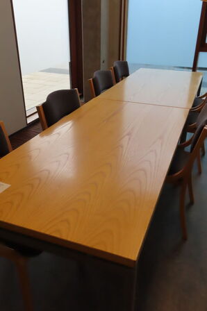 2 stk. Borde + 8 stk. stole