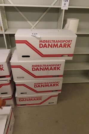 4 kasser med indhold