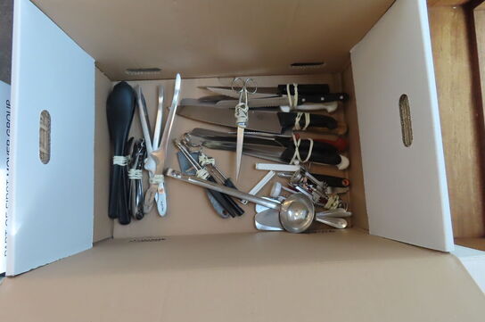 3 kasser med indhold