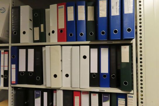 Indhold på 2 fags reol 