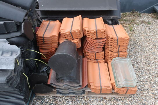 4 stk. paller med div. Tagsten samt bigbag med tagplader