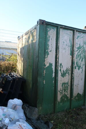 40' container med dækreoler (dæk medfølger ikke)