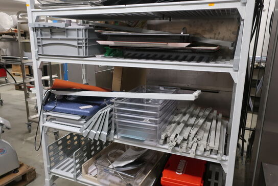 Reol på hjul CAMBRO med indhold 