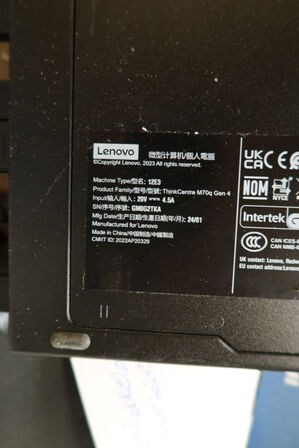 Computerskærm LENOVO, tastatur, mus, computer LENOVO 12E3
