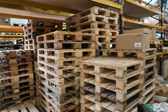 32 stk. EURO-paller samt 21 stk. halve EURO-paller