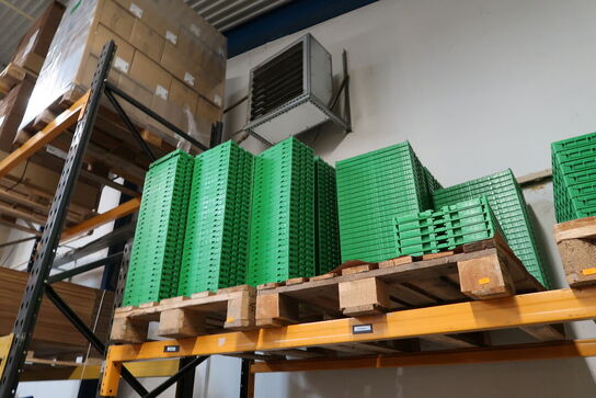 3 stk. paller med plastikasser 