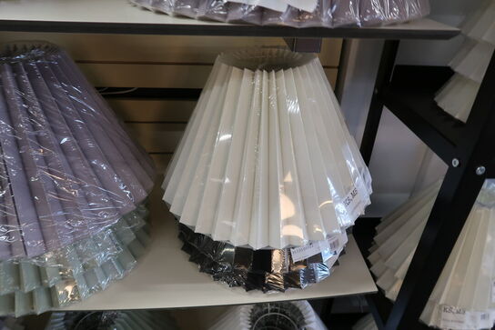 61 stk. ass. Lampeskærme 