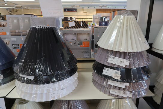 61 stk. ass. Lampeskærme 