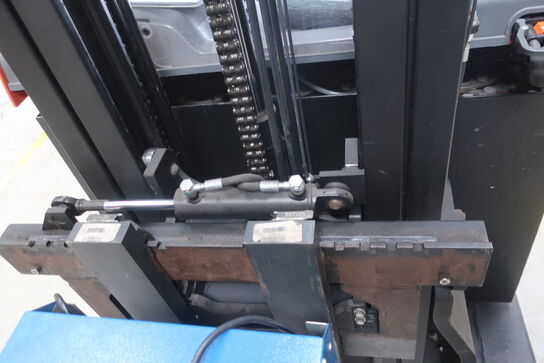 Reachtruck TOYOTA RRE 140B