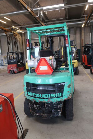 Gaffeltruck MITSUBISHI F6 25