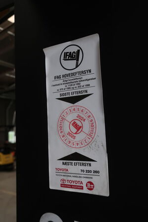 Reachtruck TOYOTA RRE 140B