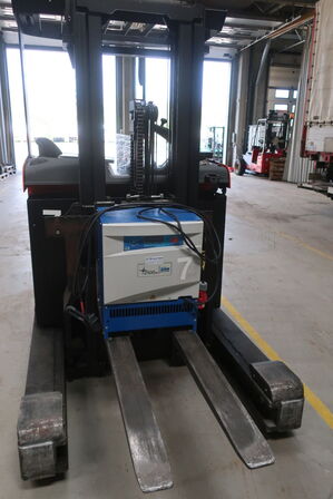 Reachtruck TOYOTA RRE 140B