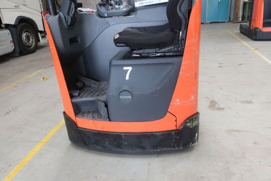 Reachtruck TOYOTA RRE 140B