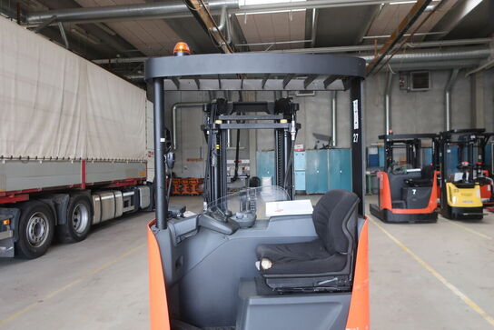 Reachtruck TOYOTA RRE 140B