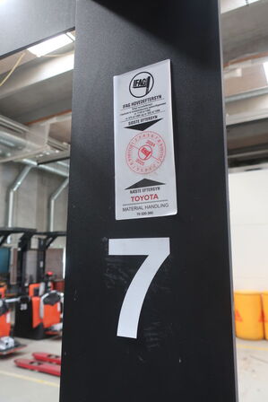 Reachtruck TOYOTA RRE 140B