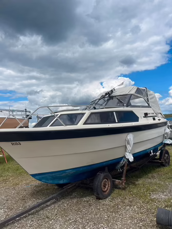 24' Motorbåd Carrat 7400 med en stærk Yanmar motor (MOMSFRI)