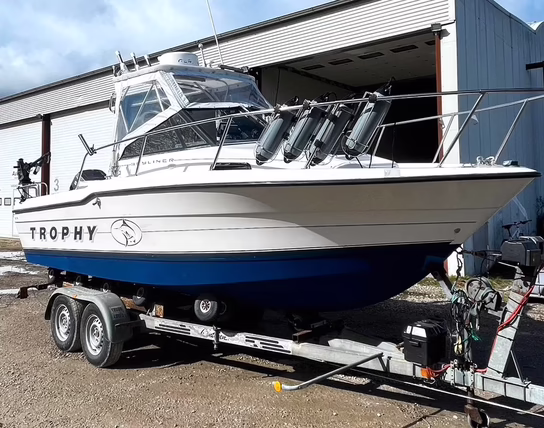 Bayliner Trophy 2002 WA med masser af udstyr (MOMSFRI)