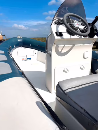 18' Gummibåd VALIANT V520 RIB med Honda BF100 motor samt trailer (MOMSFRI)