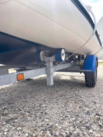 13' Gummibåd HONWAVE T32 IE med Tohatsu 9,9hk samt trailer (MOMSFRI)