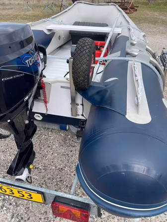 13' Gummibåd HONWAVE T32 IE med Tohatsu 9,9hk samt trailer (MOMSFRI)