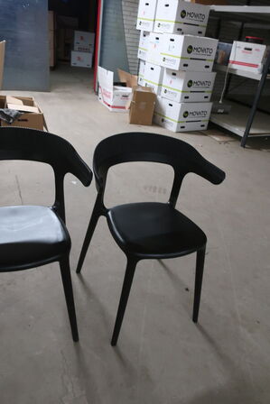 Cafébord m. 3 stk. PAPTYA LUNA cafestole i plast