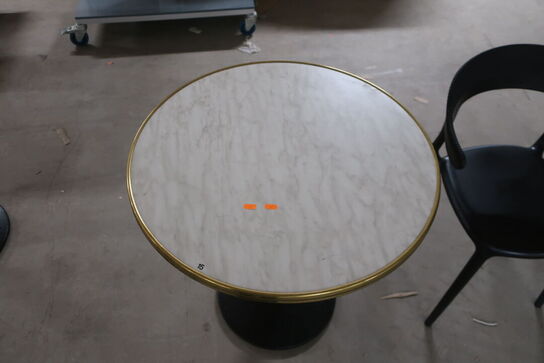 Cafébord m. 3 stk. PAPTYA LUNA cafestole i plast