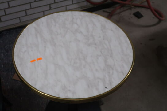 Cafébord m. 3 stk. ZEDERKOF PEOPLE cafestole i træ