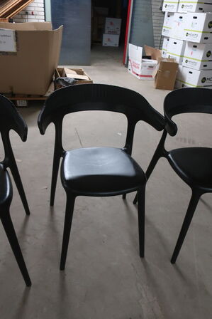 Cafébord m. 3 stk. PAPTYA LUNA cafestole i plast