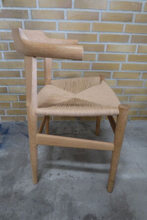 Armstol FRITZ HANSEN PP68 Eg / Natur (Udstillingsmodel)