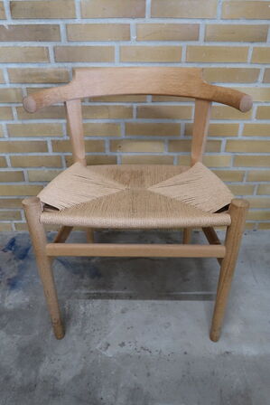 Armstol FRITZ HANSEN PP68 Eg / Natur (Udstillingsmodel)