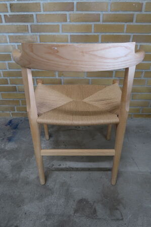 Armstol FRITZ HANSEN PP68 Bøg / Natur (Udstillingsmodel)