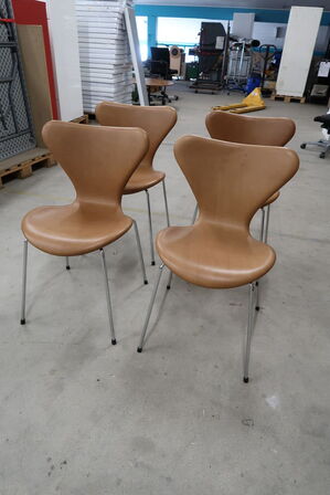 4 stk. Spisebordsstole FRITZ HANSEN "7'eren"