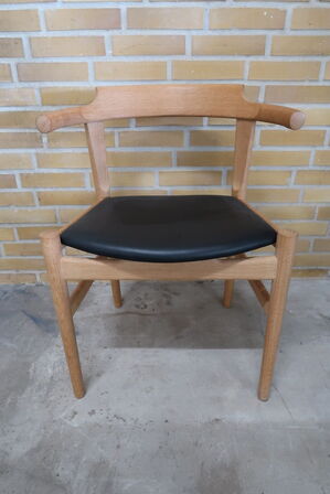 Armstol FRITZ HANSEN PP58 Eg / Læder (Udstillingsmodel)