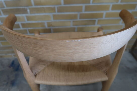 Armstol FRITZ HANSEN PP68 Eg / Natur (Udstillingsmodel)