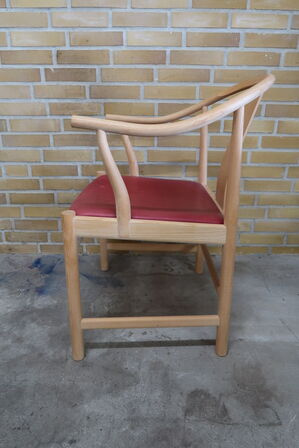 Armstol FRITZ HANSEN PP56 "Kinastol" Bøg (Udstillingsmodel)