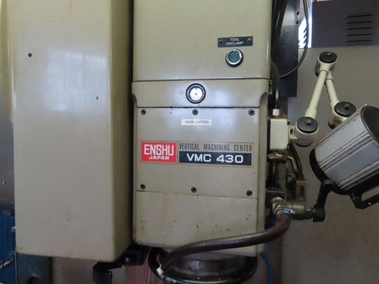 Vertikal metalfræser, ENSHU VMC 430 med skab og tilbehør