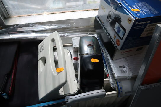 Div. Elektronik, makulator REXEL RSS2232, hæftemaskine RAPID 5080Electronic m.m.