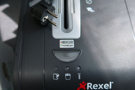Div. Elektronik, makulator REXEL RSS2232, hæftemaskine RAPID 5080Electronic m.m.