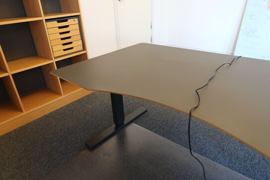 El. hæve/sænke skrivebord, skuffemodul, reol, whiteboard