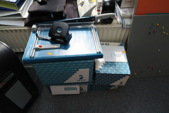 Div. Elektronik, makulator REXEL RSS2232, hæftemaskine RAPID 5080Electronic m.m.
